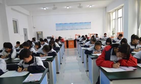 黑山二中所有老师照片,黑山二中教师风采掠影